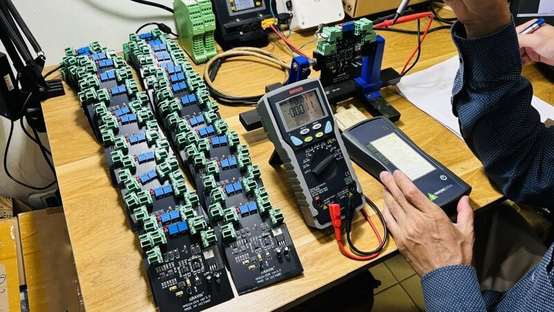 TTH Automation ra mắt bộ khuếch đại load cell AM02A-D cho hệ thống cân công nghiệp 3 hiệu chỉnh bộ khuếch đại load cell AM02A-D trước khi xuất xưởng